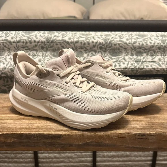 Women’s Brooks Glycerin 22-Taupe - Picture 1 of 6